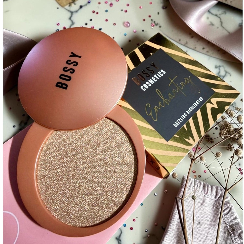 Bossy Cosmetics - Enchanting Dazzling Highlighter - Shade: Gold Shimmer - *NIB*